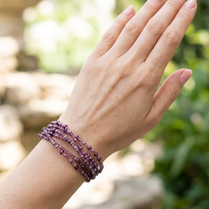 Wielowarstwowa Bransoletka z Fioletowych Koralików - Subtelna Elegancja
