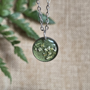 Srebrna zawieszka srebrny wisiorek naszyjnik żywica z żywicy kwiaty z kwiatami zielone