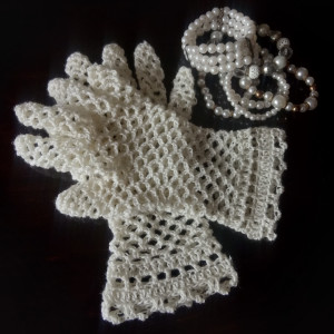 Koronkowe rękawiczki w kolorze kremowym