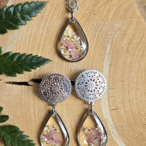 Komplet kolczyki srebrna zawieszka srebrny wisiorek prawdziwa roślina różowe