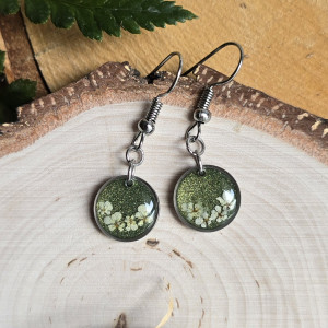 Srebrne kolczyki z kwiatami z żywicy żywica epoksydowa z suszonymi prawdziwymi kwiatami zielone