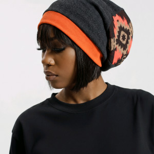 Czapka  damska wiosenna uniwersalna