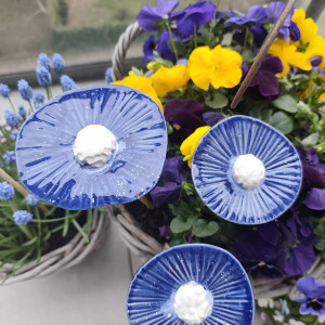 Kwiaty ceramiczne 3szt na drewnianych kijkach