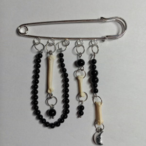 Duża ozdobna agrafka z onyxu