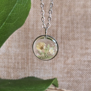 Srebrna zawieszka srebrny wisiorek z gipsówką