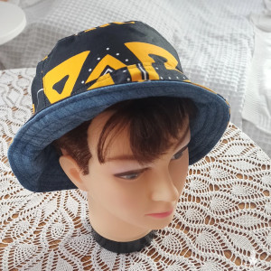 Kapelusik bucket hat jeansowo-bawełniany dwustronny na trzy pory roku