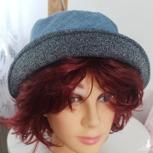 Kapelusik bucket hat jeansowo-bawełniany dwustronny na trzy pory roku