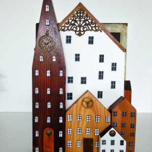 Podpórka do książek - Drewniane kamieniczki.