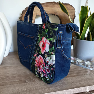 Torba jeansowa damska shopperka z motywem kwiatowym