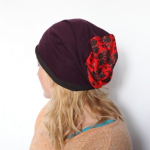 czapka damska dziarskim krokiem spod ratusza mrówka  rusza