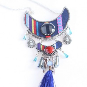naszyjnik etniczny długi kolorowy z chwostem