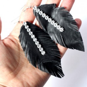 kolczyki handmade listki ze skóry etniczne