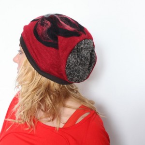 czapka handmade  czesanką filcowane