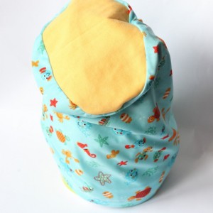 wiosenna czapka niebieska w morskie opowieści