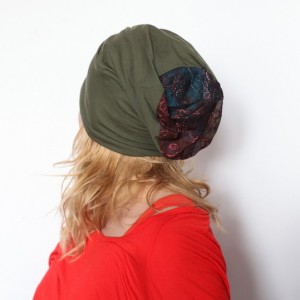 czapka damska z ćwiekami wiosenna na podszewce