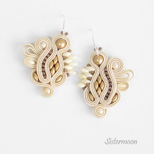 Małe kolczyki ślubne sutasz Krem i Porcelana