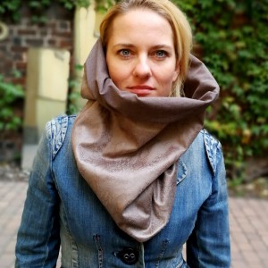 komin skóra sztuczna wzór węża jesienny handmade beżowy