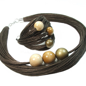 Brinanna, len i stal, drewno