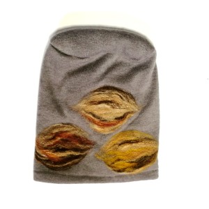 czapka wełniana filcowana szara zimowa handmade w kwiaty na podszewce