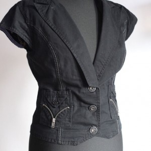 czarna dopasowana kamizelka damska