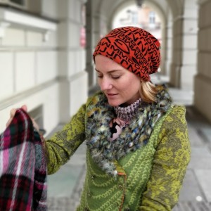 czapka damska męska literkowa zimowa dzianina ciepła dresowa pomarańczowa handmade