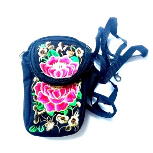 mała haftowana torebeczka w kwiaty hmong