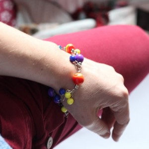 bransoletka kolorowa letnia zęby miał złote i pachniał potem