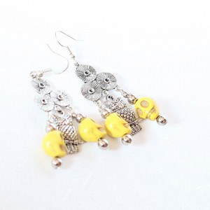 kolczyki wiszące etniczne z czaszkami