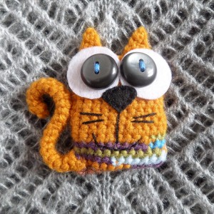 Broszka szydełkowa kotek 005