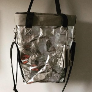 Srebrna torba z uchwytami i regulowanym paskiem na ramie - sTAMp.sklep