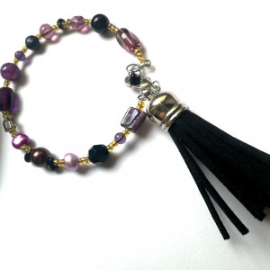 bransoletka damska koralikowa z frędzlem w stylu boho