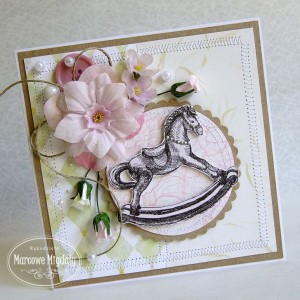 Kartka na chrzest lub roczek dla dziewczynki z konikiem na biegunach, z kieszonką na banknoty