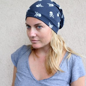 czapka dzianinowa w czaszki