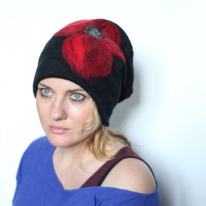 czapka handmade  wełniana z kwiatem