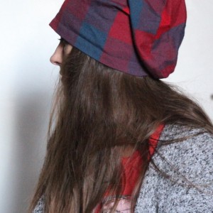 czapka damska materiałowa w kratkę