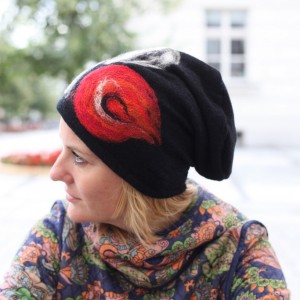 czapka handmade wełniana z kwiatem