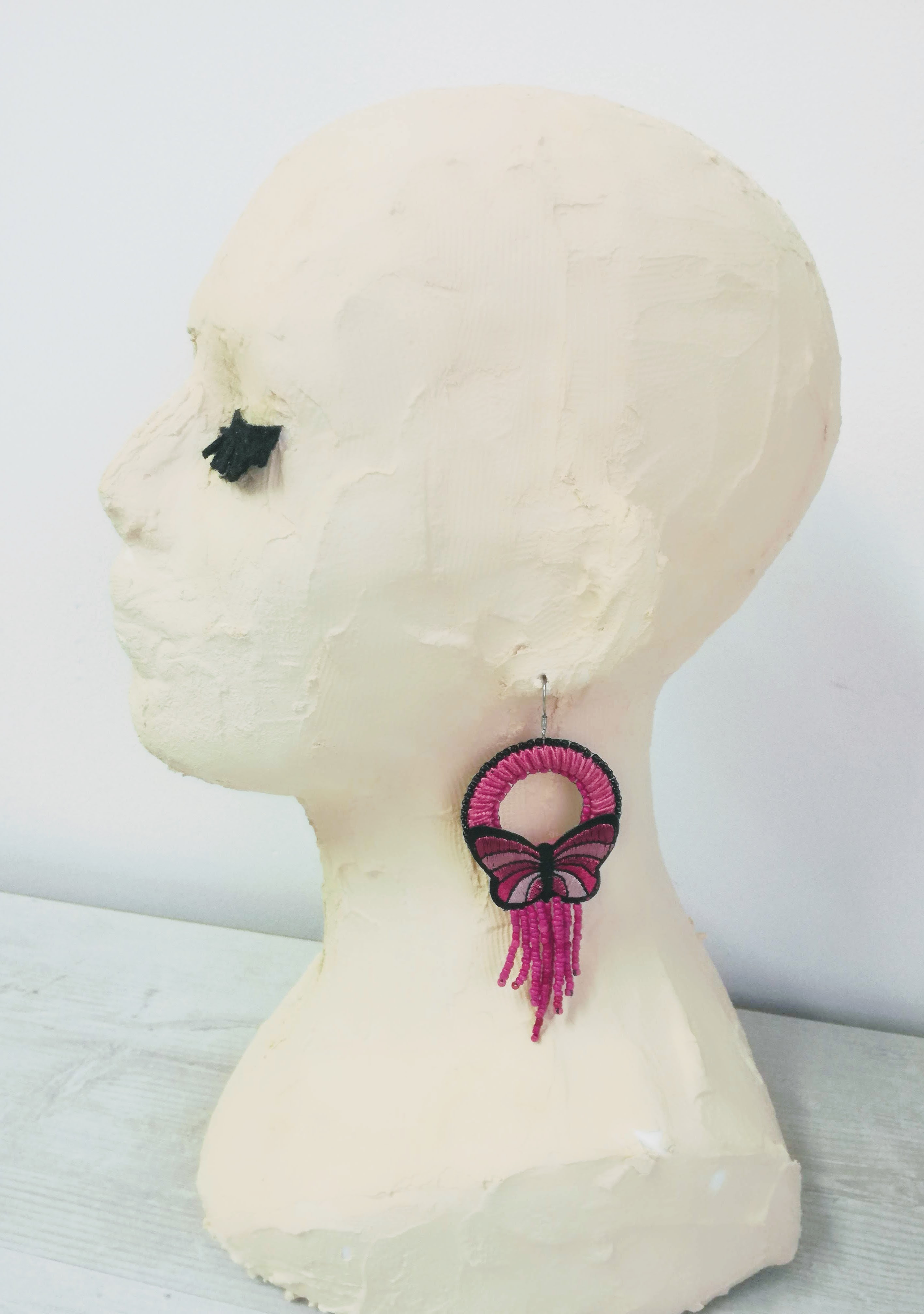 Kolczyki motyle z linii Round Butterfly różowe