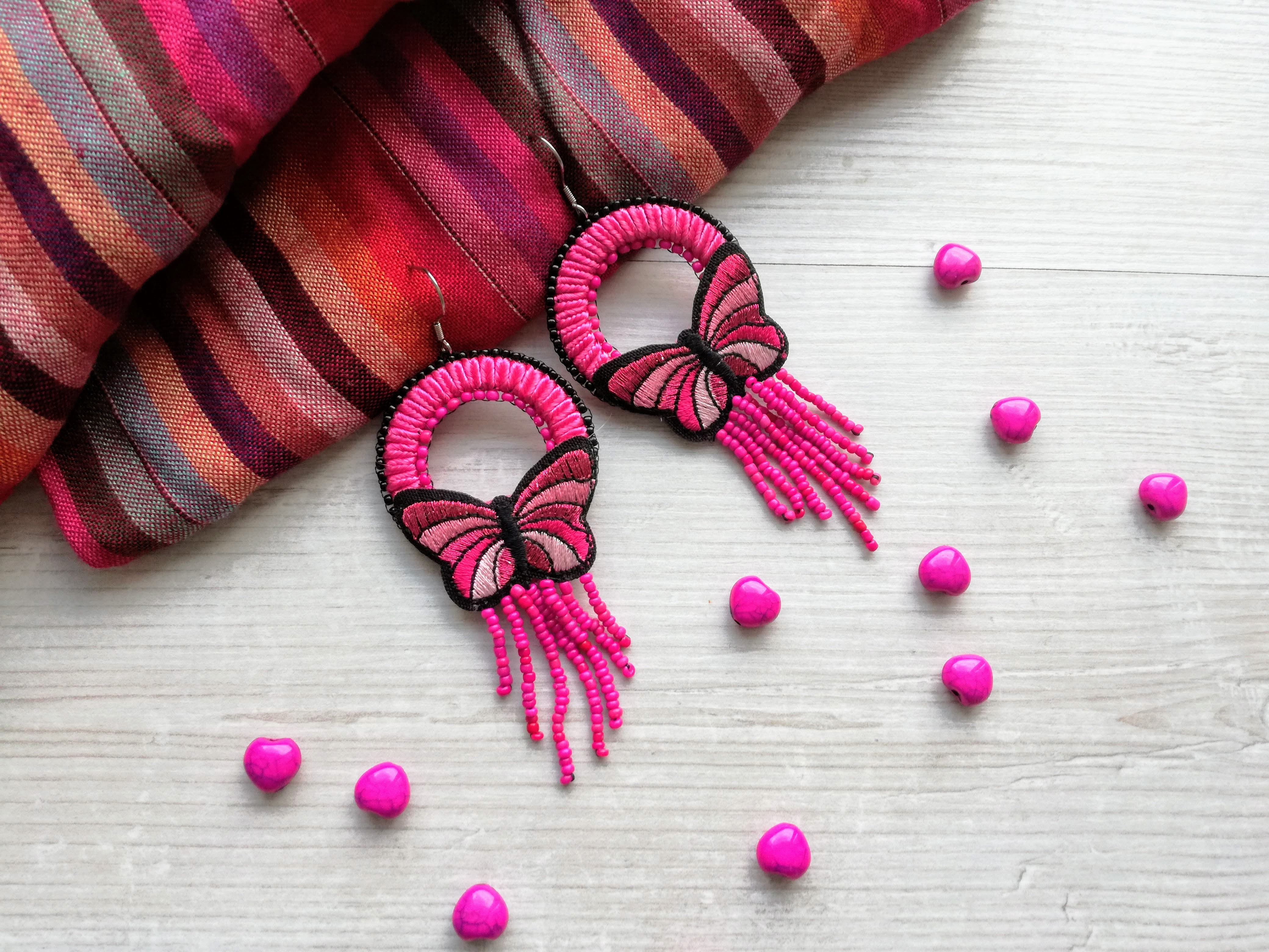 Kolczyki motyle z linii Round Butterfly różowe