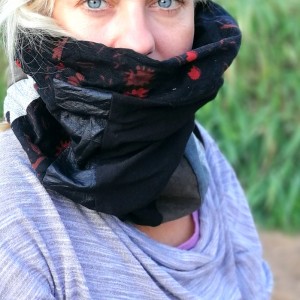 komin damski szyty patchworkowo handmade- box 44- uwaga poezja- dobrze rozważ mój drogi kto ci dziś podkłada nogi