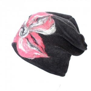 czapka handmade wełniana z kwiatem