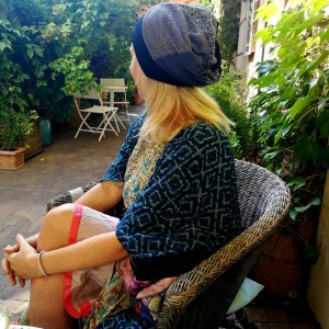 czapka damska dziewczęca patchworkowa kolorowa boho- box 44- wiecznie zdziwiona wypełniaczem obłozona