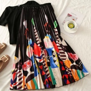 plisowana spódnica rozmiar M/L motyw kolorowe stwoty