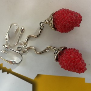 klipsy poziomki lekkie owocowe handmade