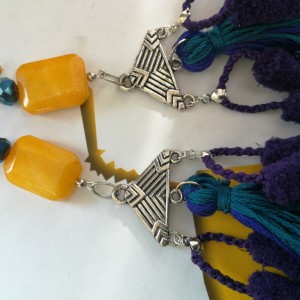 klipsy długie lekkie pompony boho-box x1- pojedyncza sztuka, polecam