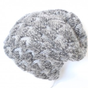 czapka szara wełniana w stylu bukle ciepła