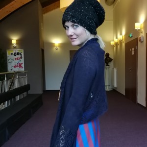 czapka czarne sztuczne furto ze srebrem