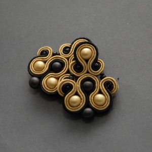 złoto-czarno kolczyki lub klipsy sutasz