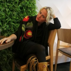 czarny szal damski zimowy z wełną merynosów handmade