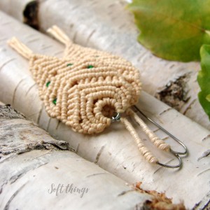 Zielona rosa - wiszące kolczyki - makrama, len