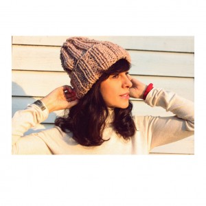 Czapka beanie pudrowy róż z wełną